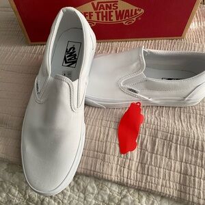 NWT Vans Classic Slip-ons white canvas 9.5 Men’s/11.0 Wowens